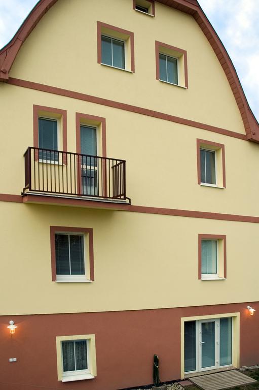 Pension Villa Maria كارلوفي فاري المظهر الخارجي الصورة